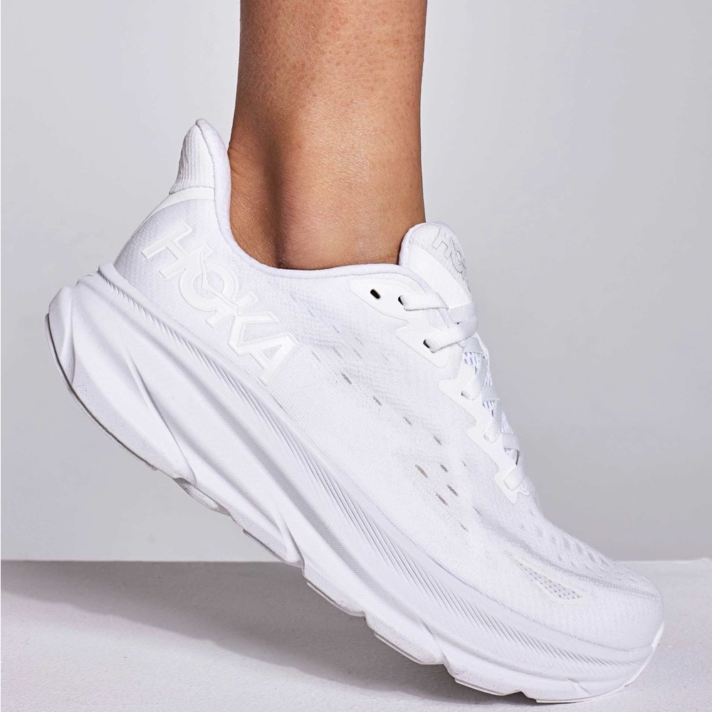 EUC Hoka Women's Clifton 9 Running Shoe Size 10 White